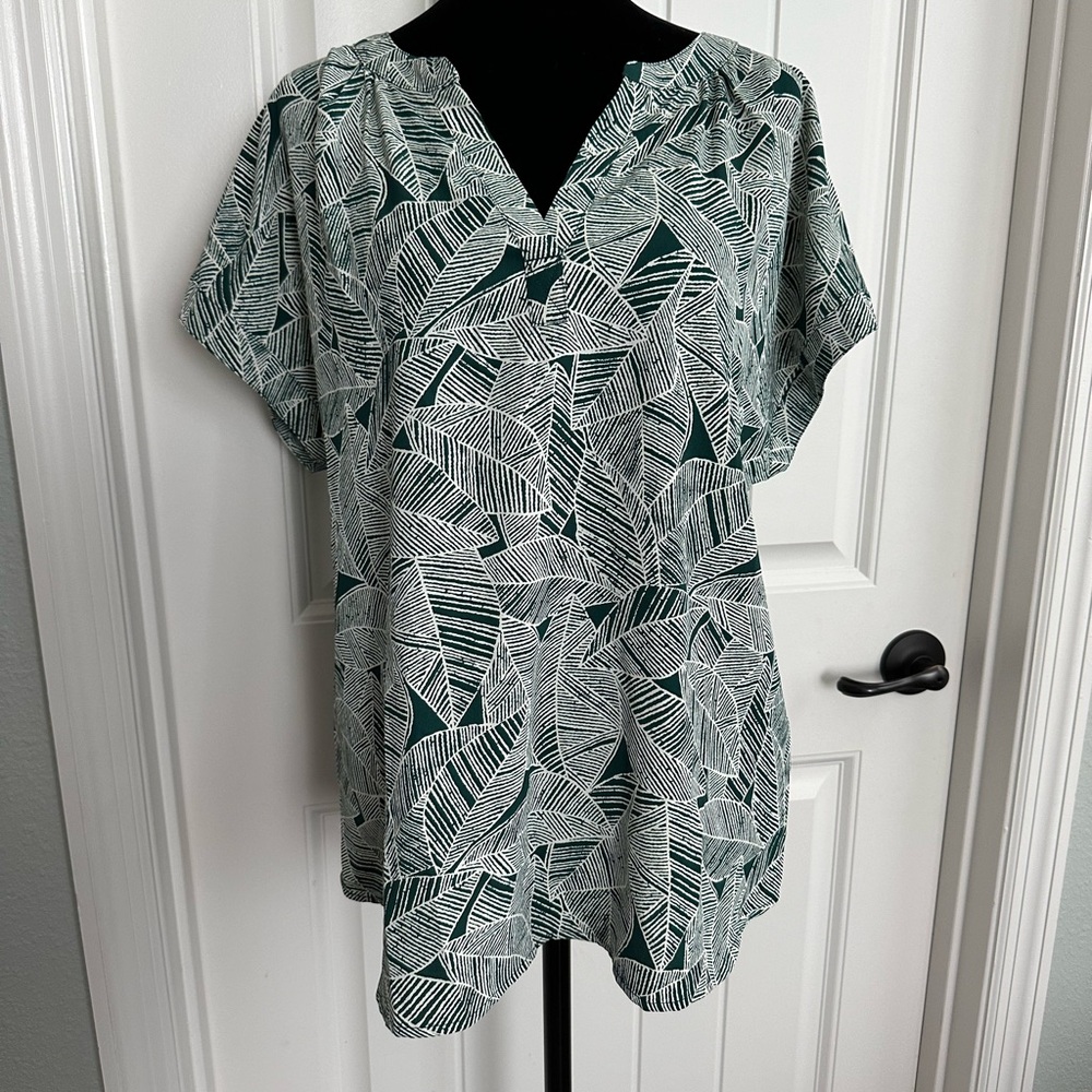 Lil Better green and white top. Size M. NWT